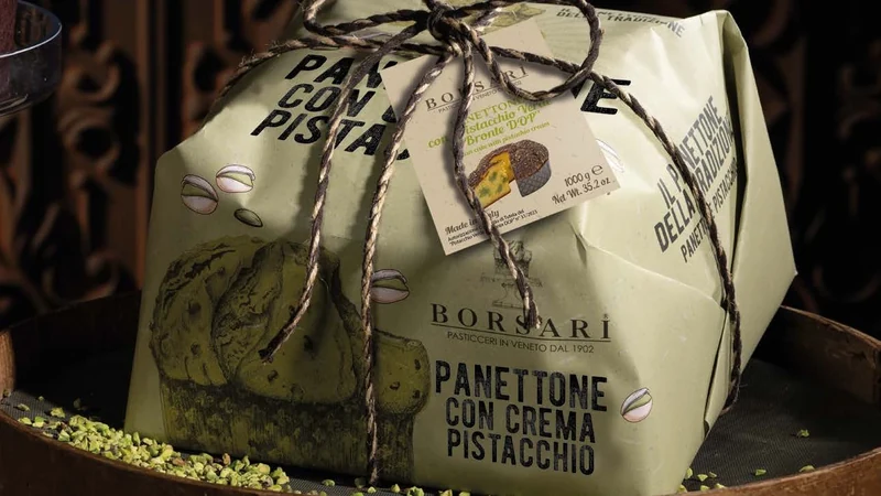 Mit Pistaziencreme, Zartbitterglasur und Pistazienstückchen